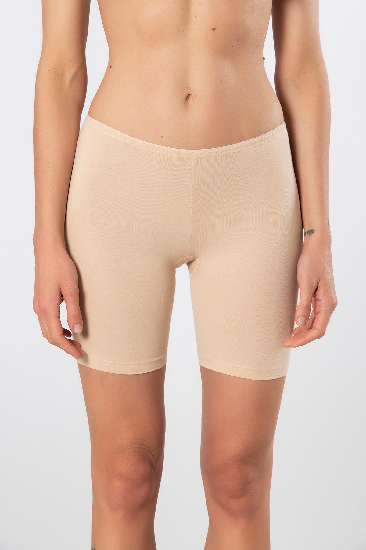 Türen Kadin Likrali Uzun Sort