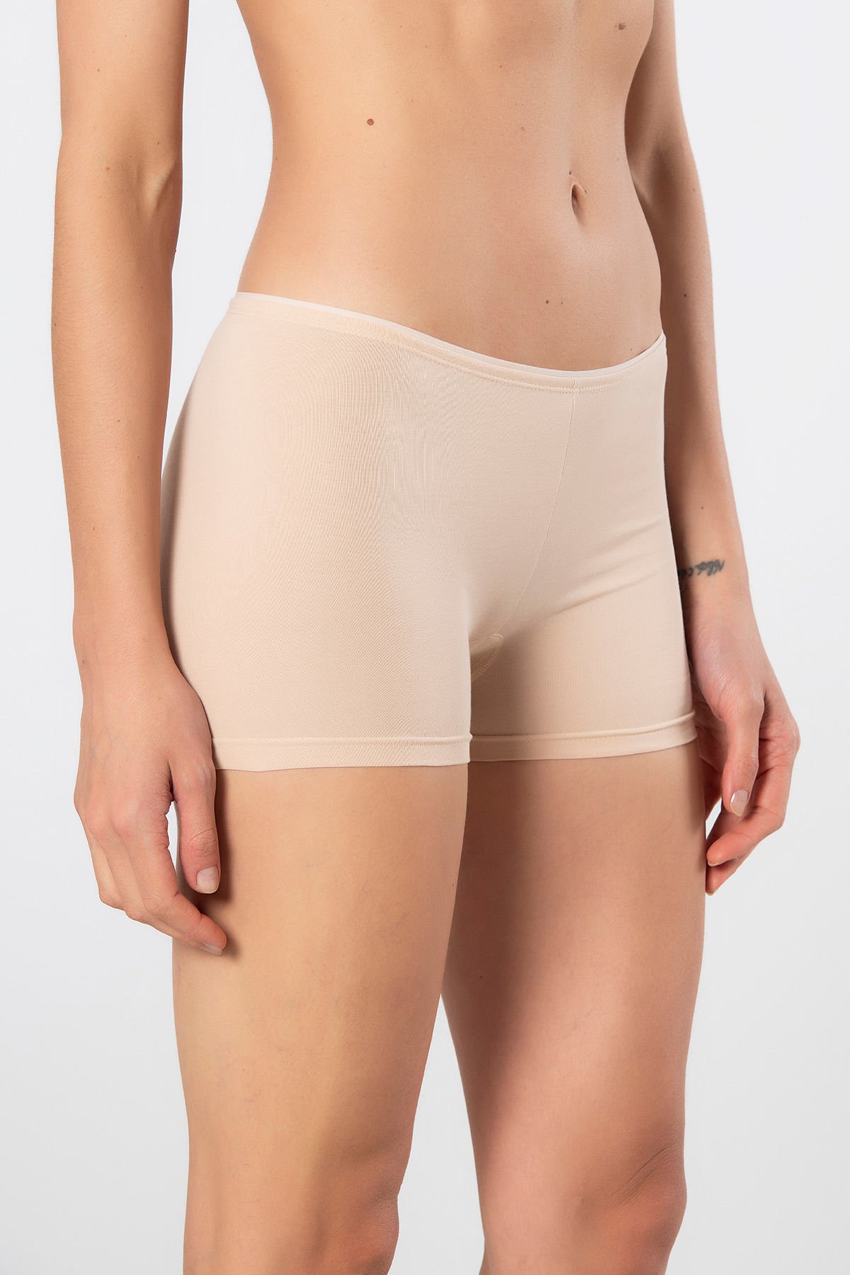 Türen Kadin Likrali Kisa Sort