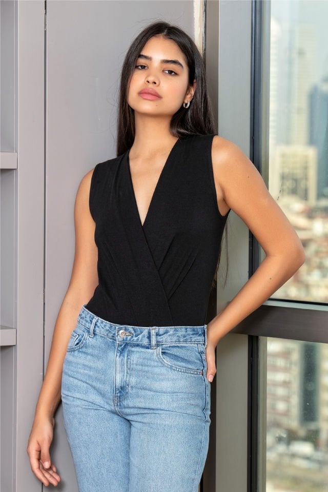 Türen Kruvaze Yaka Kolsuz Çitçitli Body